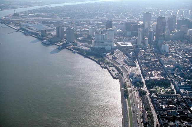 New Orleans and the Mississippi River. Image Copyright © Marli Miller, University of Oregon. http://www.earthscienceworld.org/images