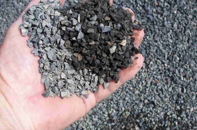 Crushed gravel-sized stone, an example of an industrial mineral. Image Credit:  Bill Bradley, http://www.builderbill-diy-help.com, Licensed under Creative Commons, CC-BY-SA-3.0, http://creativecommons.org/licenses/by-sa/3.0) via Wikimedia Commons