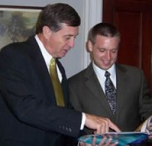 Tim Donahue (right) talks with former Minnesota Congressman Gil Gutknecht.